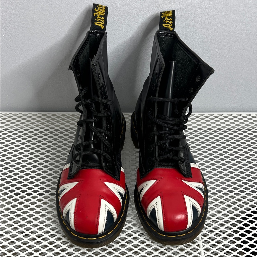 Dr. Martens Union Jack 10950 Boots • Men’s 7 / Women’s 8 • Rare - Picture 3 of 16